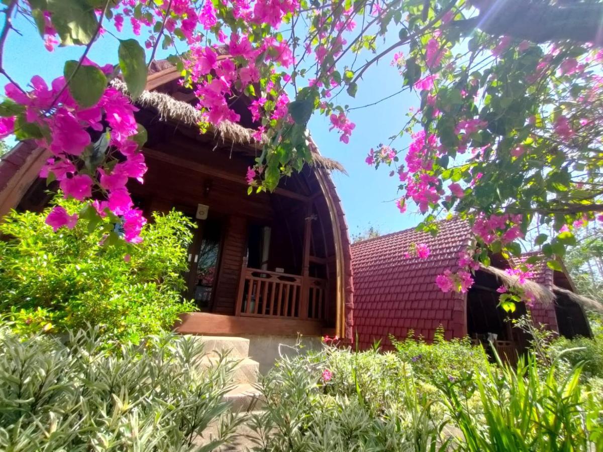 Bougainvillea Bungalow Batumadeg Экстерьер фото