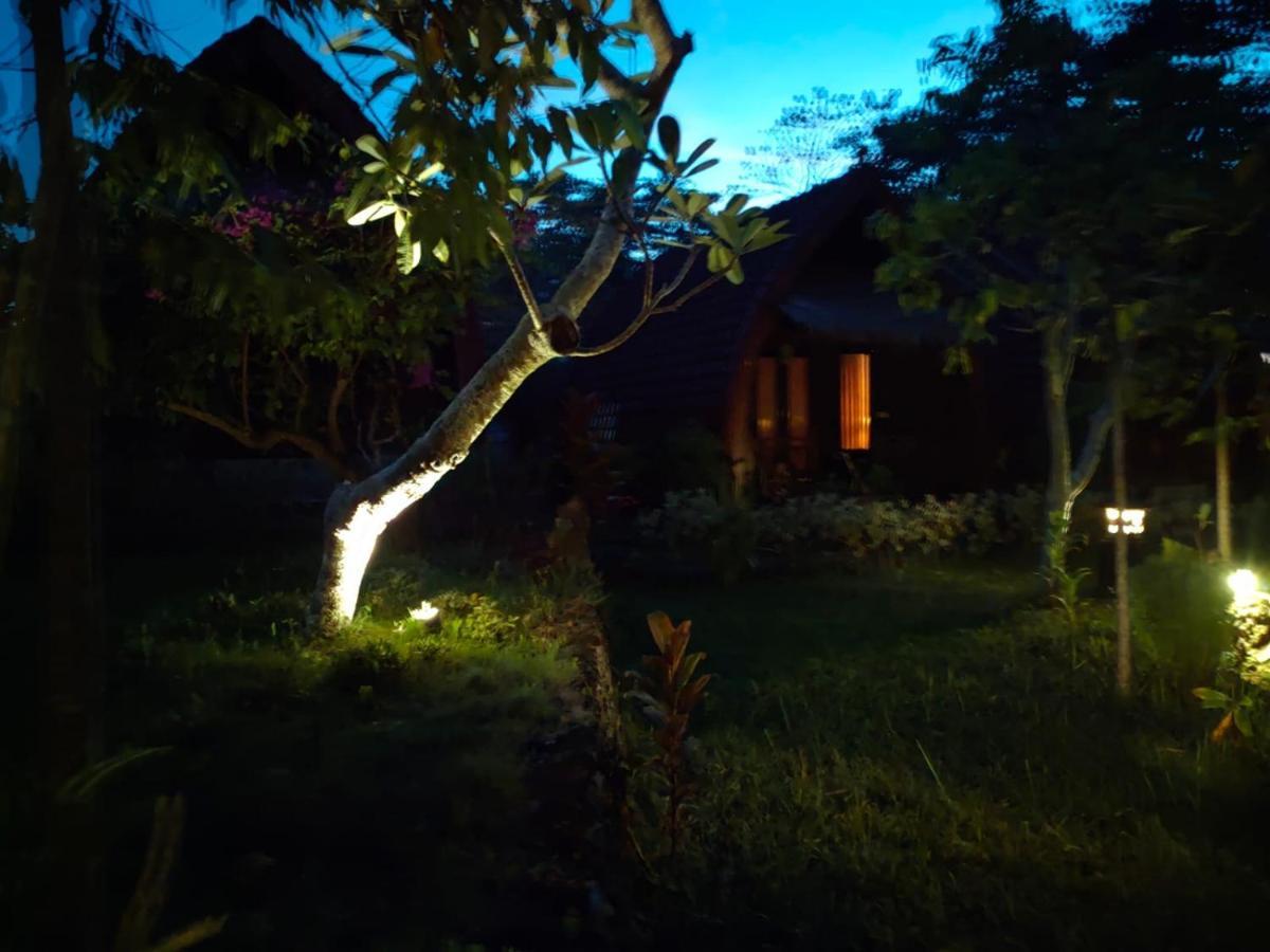 Bougainvillea Bungalow Batumadeg Экстерьер фото